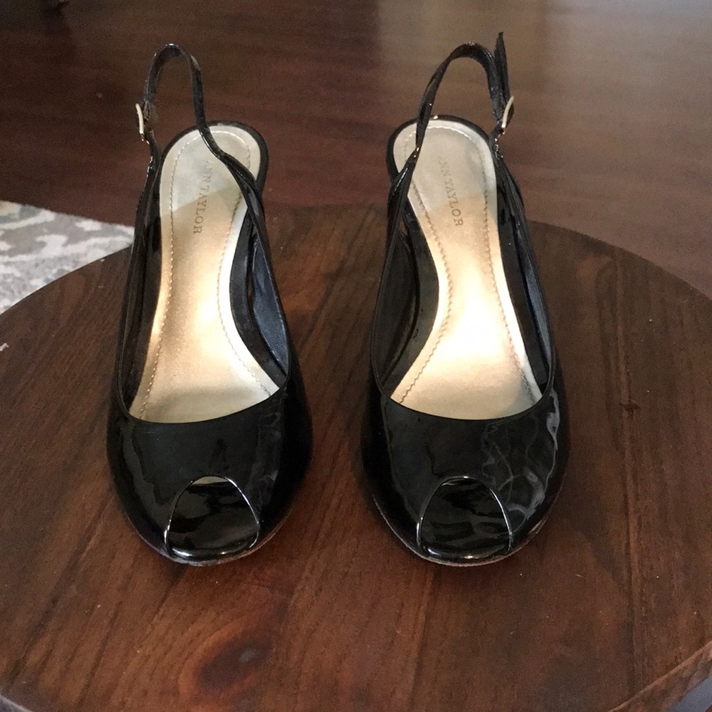 Ann Taylor patent leather heel